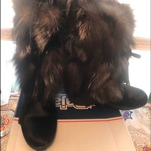Pajar genuine Fox fur mukluks worn 1x